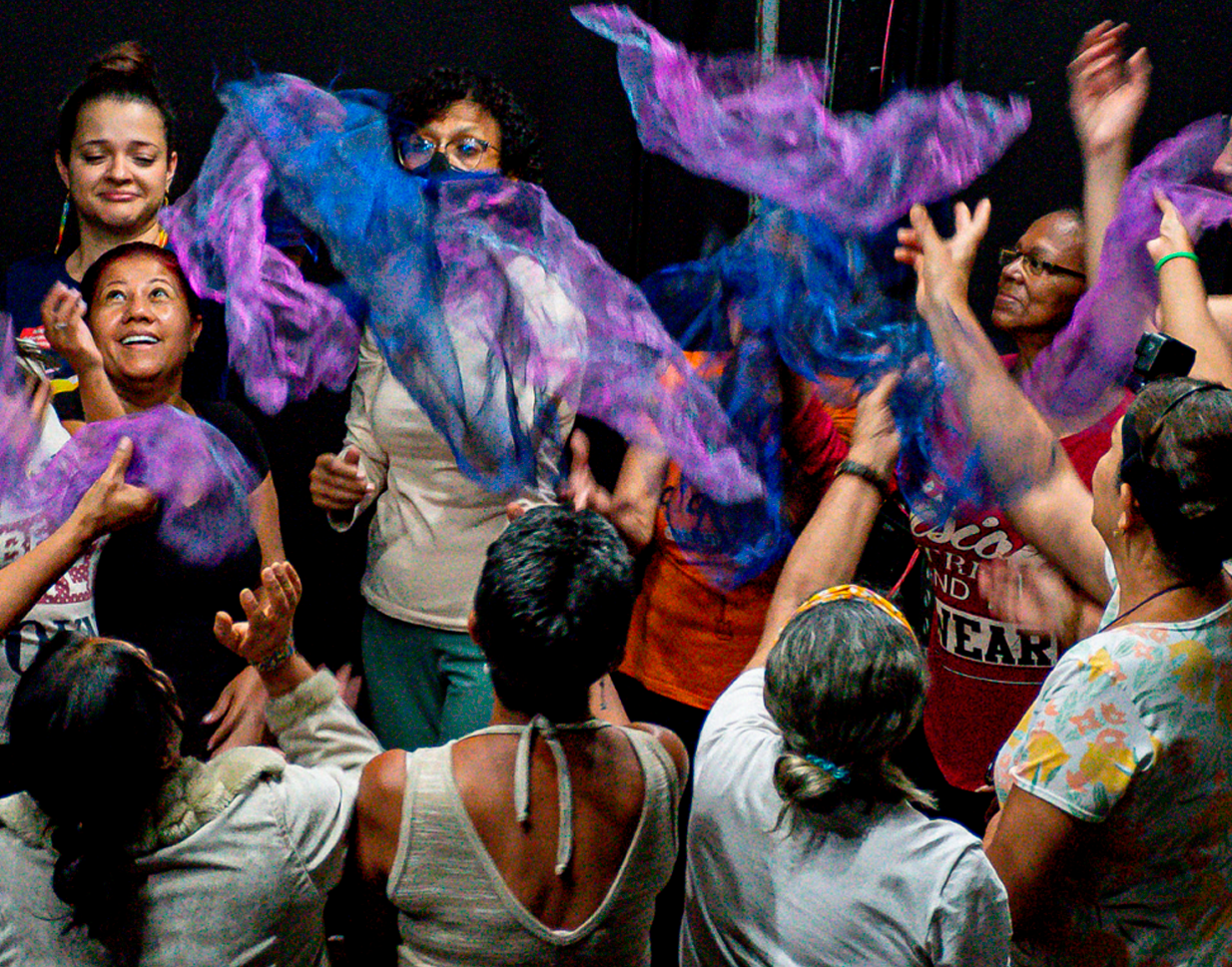 VOCES Y CUERPOS MIGRANTES: ENTRE-CRUZAR MUNDOS DESDE LAS DIFERENCIAS